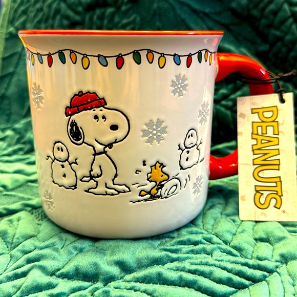 Peanuts Other - Peanuts Snoopy & Woodstock Holiday mug 20oz design is embossed